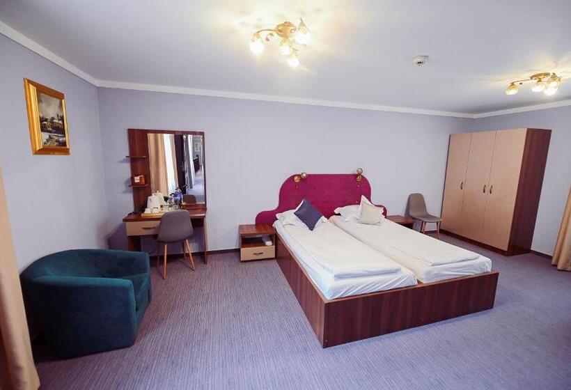 高级大房间, Conacul Domnesc