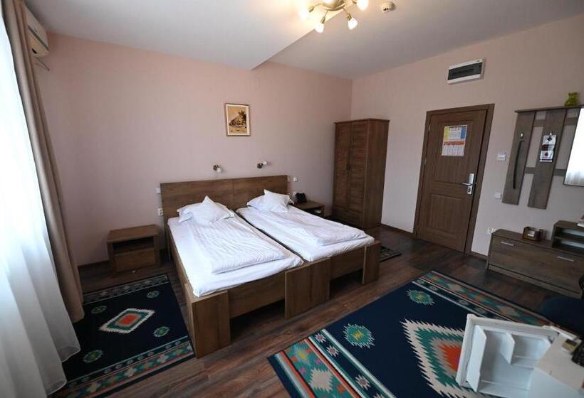 标准间, Conacul Domnesc