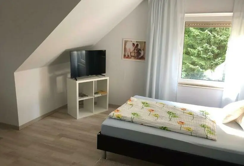 Standard Yhden Hengen Huone, Elfenberg