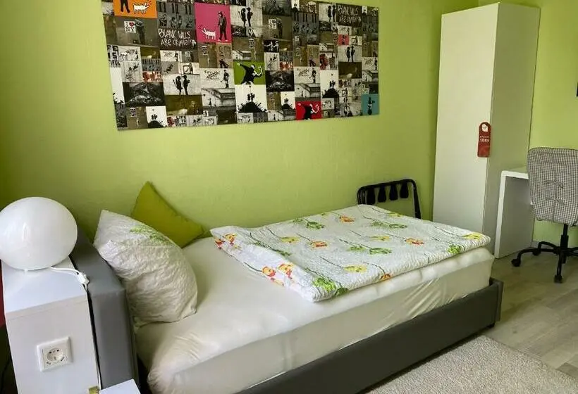 Standard Yhden Hengen Huone, Elfenberg