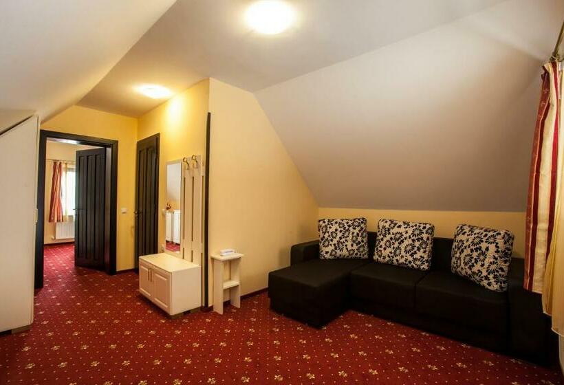 סוויטת דופלקס, Extravagance