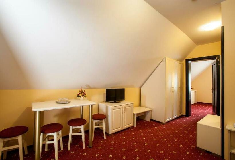 סוויטה, Extravagance