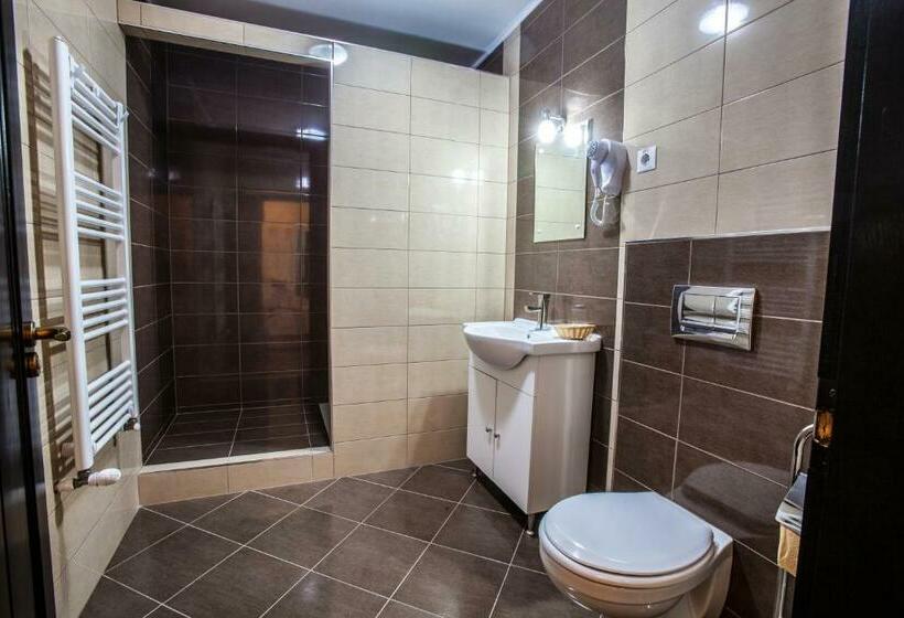 סוויטת דופלקס, Extravagance