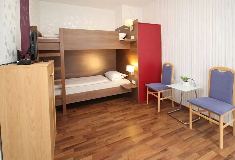 Standard Neljän Hengen Huone, Berghof Wasserkuppe & Gästehaus Fuldaquelle