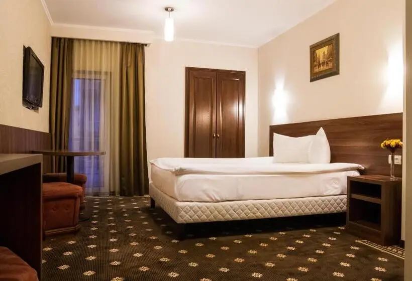 Suite 2 Sypialnie, Hermes