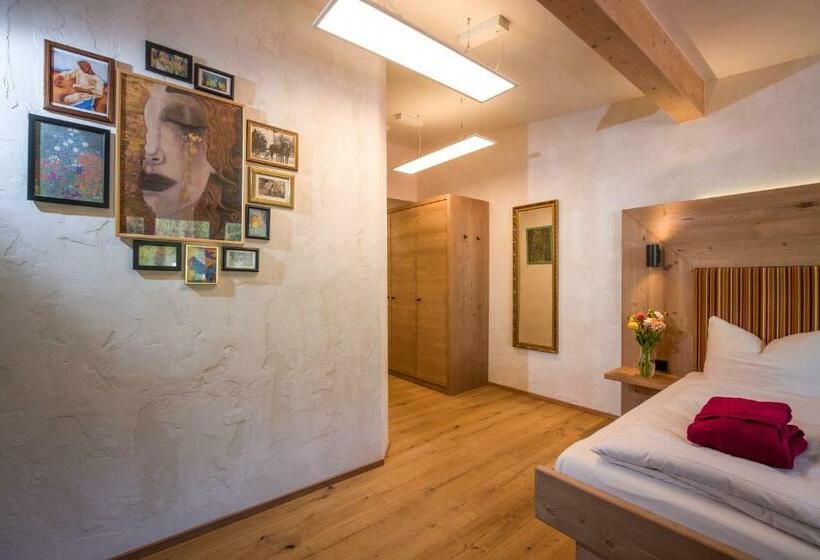 Suite Vista Montanha, Keindl