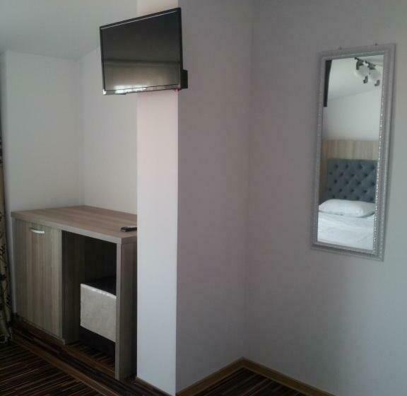 חדר סטנדרט, La John