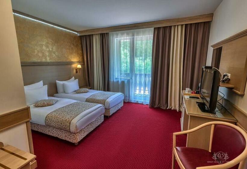 带露台的高档房间, Lacu Rosu