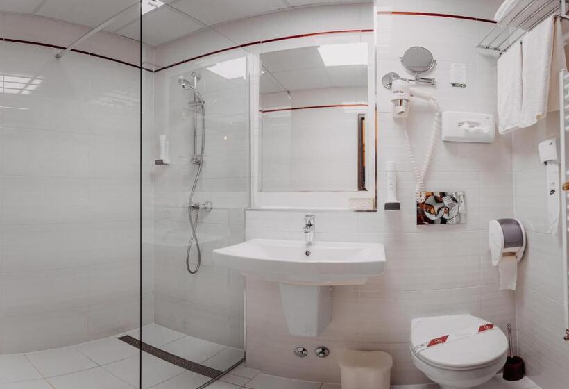 带露台的高档房间, Lacu Rosu