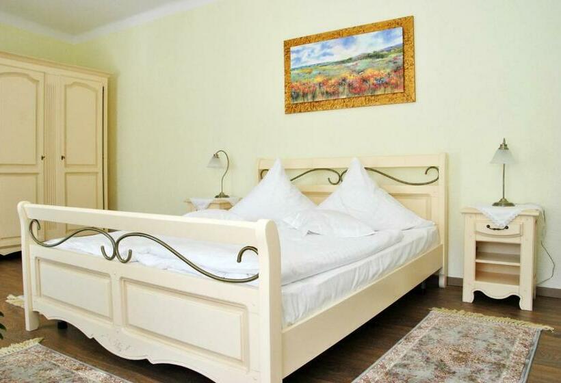 １ベッドルームアパートメント, Palatul Brukenthal Avrig