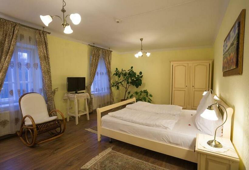 آپارتمان 1 خوابه, Palatul Brukenthal Avrig