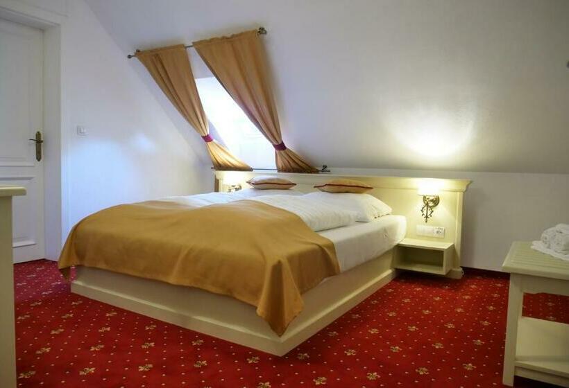 ペントハウスルーム, Palatul Brukenthal Avrig