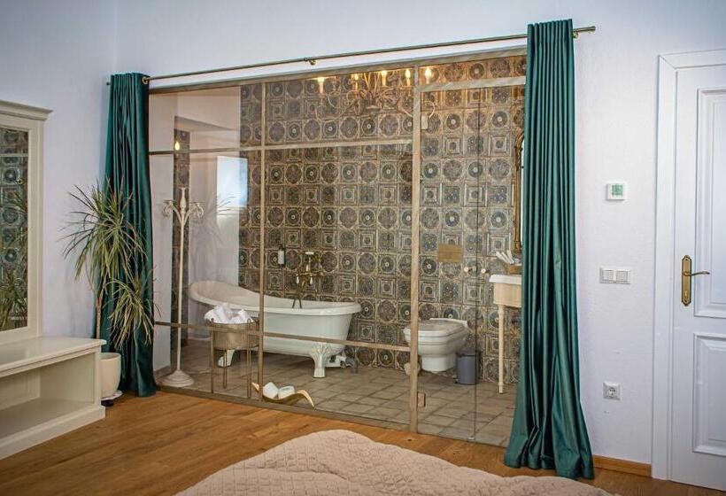 デラックストリプルルーム, Palatul Brukenthal Avrig