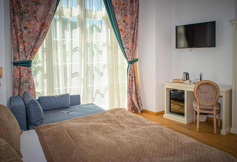 デラックストリプルルーム, Palatul Brukenthal Avrig