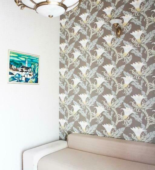 سوئیت با بالکن, Papion