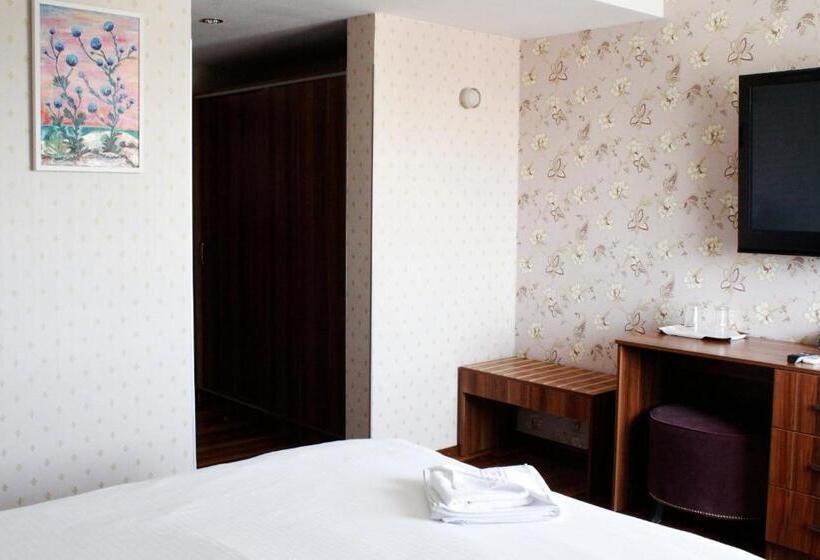 اتاق استاندارد, Papion