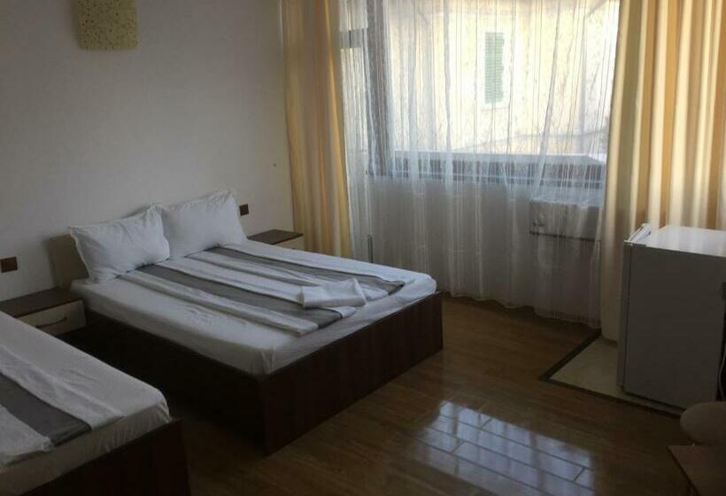 标准三人间, Paradox Oituz