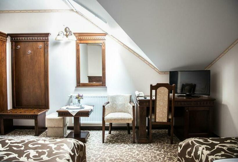 اتاق استاندارد, President