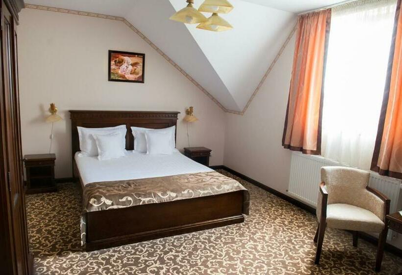 اتاق سوپریور, President