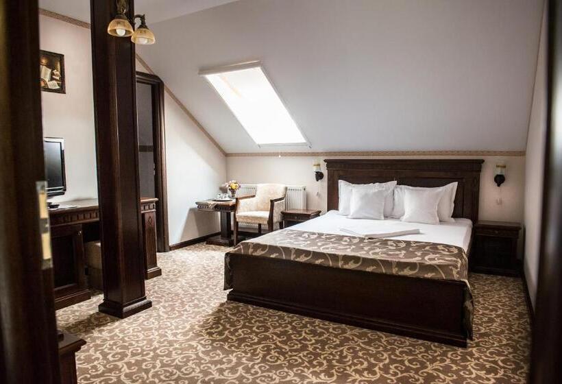 اتاق سوپریور, President