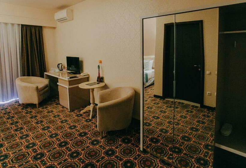 スタンダードルーム, Romanita