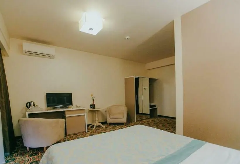 Standard-huone, Romanita