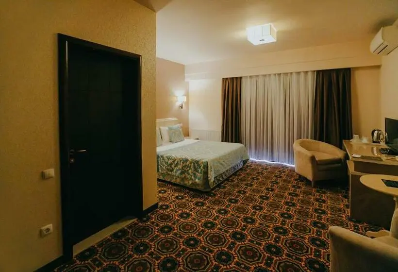 Standard-huone, Romanita