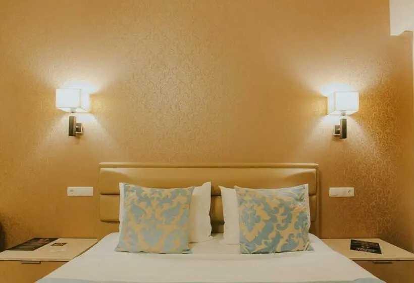 Standard-huone, Romanita