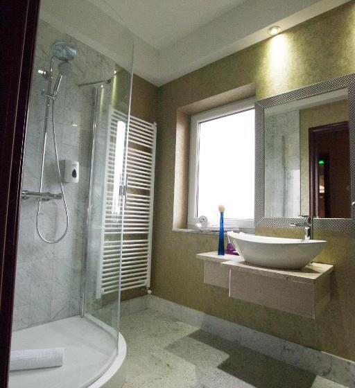 スイート, Romanita