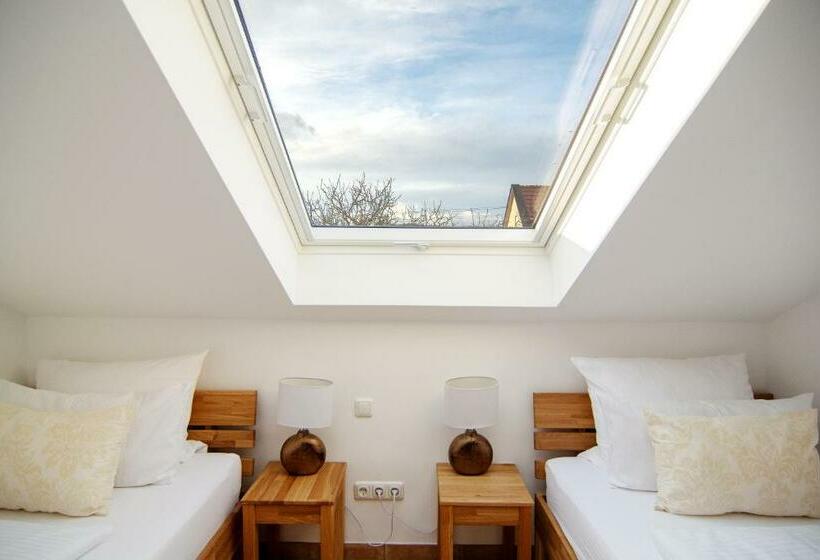 Номер Economy, Tullius Die Rebmeisterei