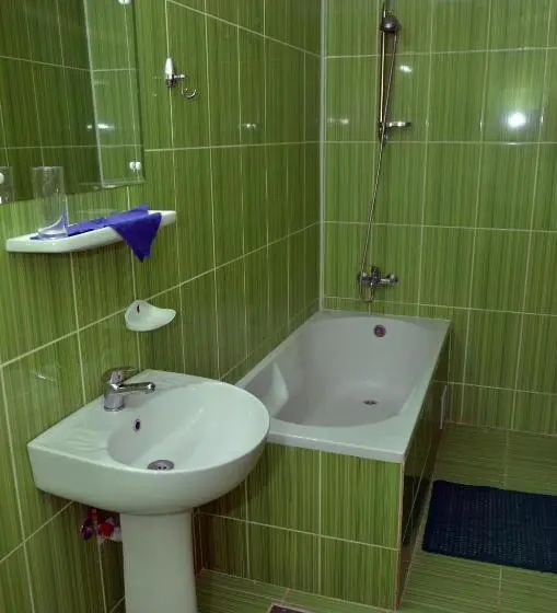 Family Room, Turist