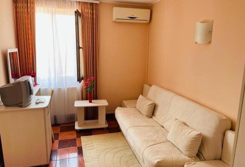 Семейный Номер, Turist