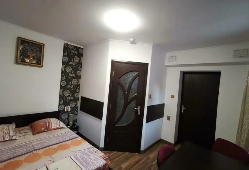 اتاق استاندارد با تخت بزرگ, Joe Hostel