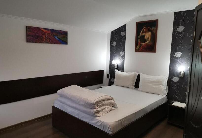 اتاق استاندارد با تخت بزرگ, Joe Hostel