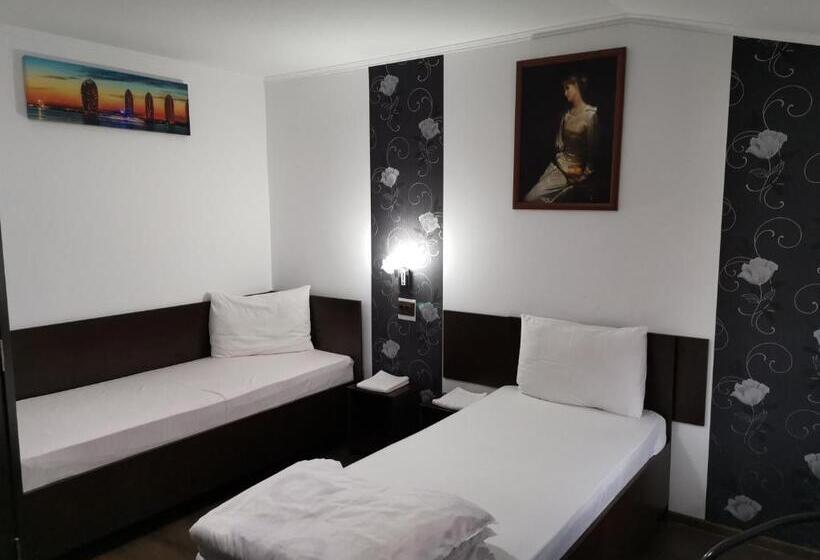 اتاق استاندارد یک نفره, Joe Hostel