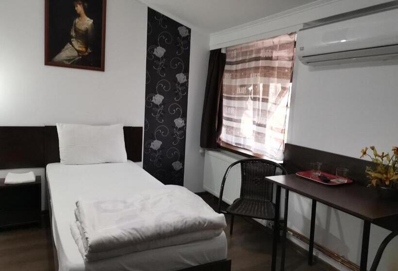 اتاق استاندارد یک نفره, Joe Hostel