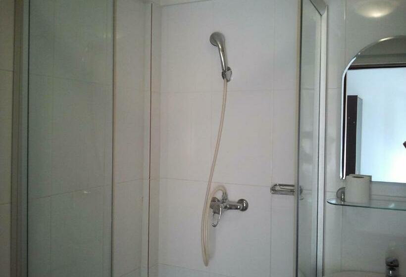 חדר סטנדרט, Jr Motel