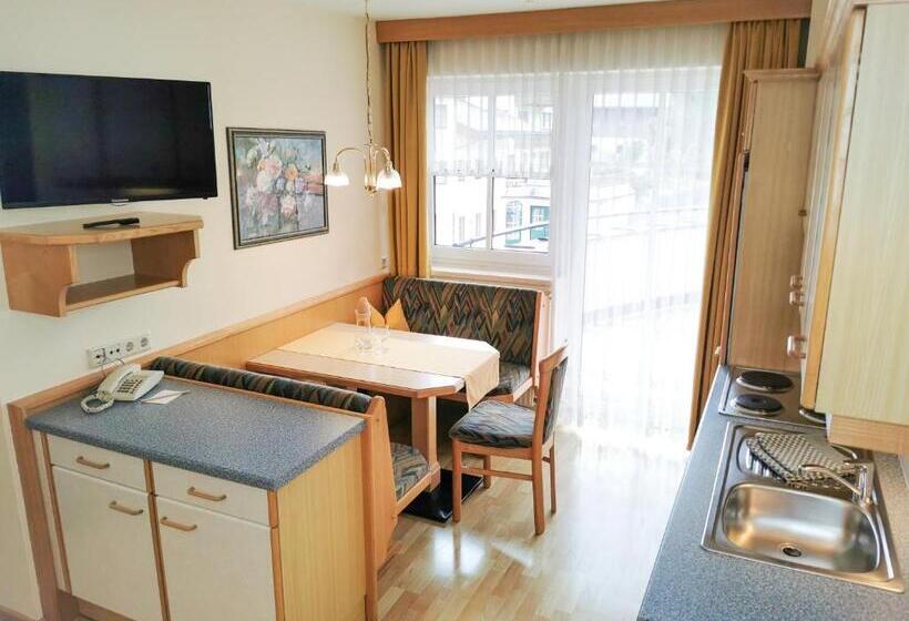 شقة غرفتين نوم مزودة بشُرفة, Vital  & Familienhotel Angerwirt