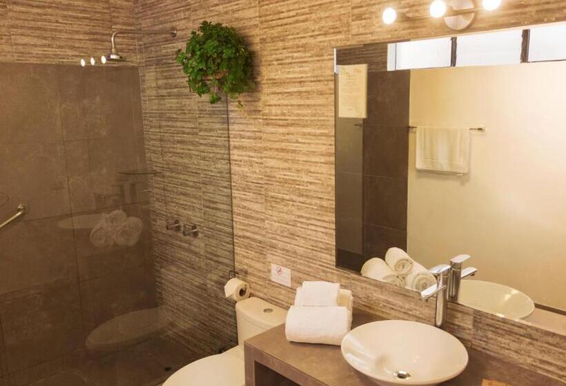 جناح, El Patio Miraflores