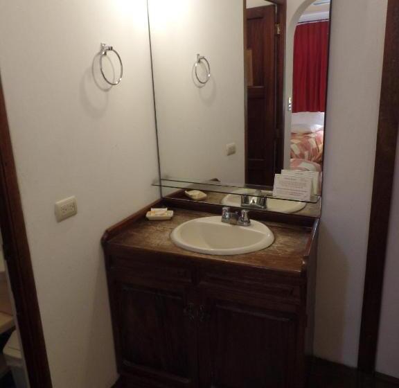 غرفة قياسية ثلاثية, El Patio Miraflores