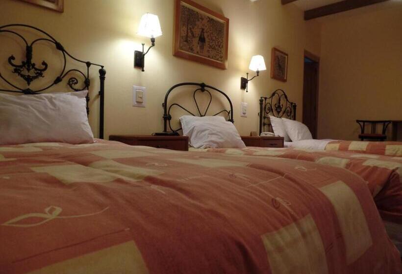 غرفة قياسية ثلاثية, El Patio Miraflores