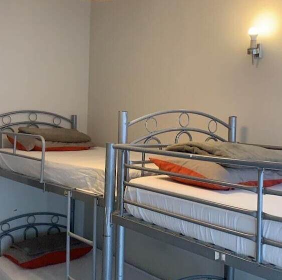 اتاق استاندارد چهار تخته, City Backpackers   Hostel