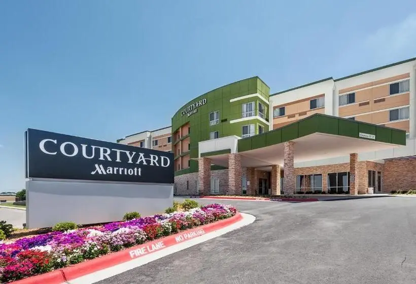 Standard-invahuone, Courtyard By Marriott Ardmore