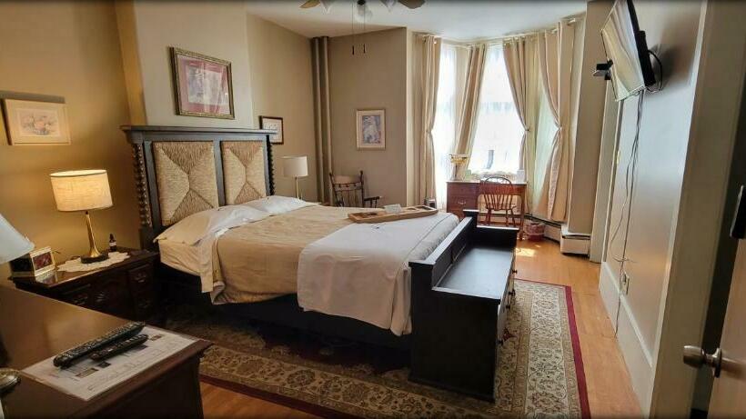 جناح, Inn At The Agora