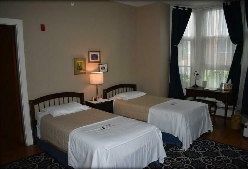 جناح, Inn At The Agora