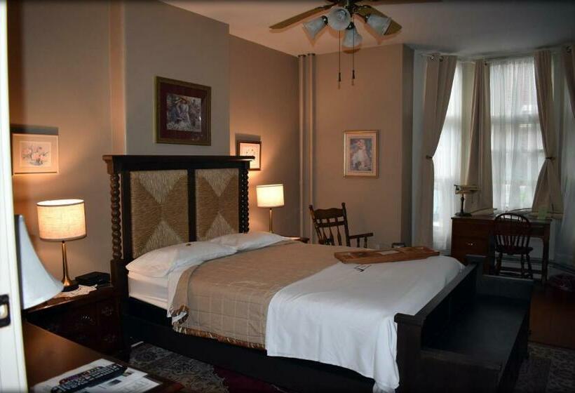 جناح, Inn At The Agora