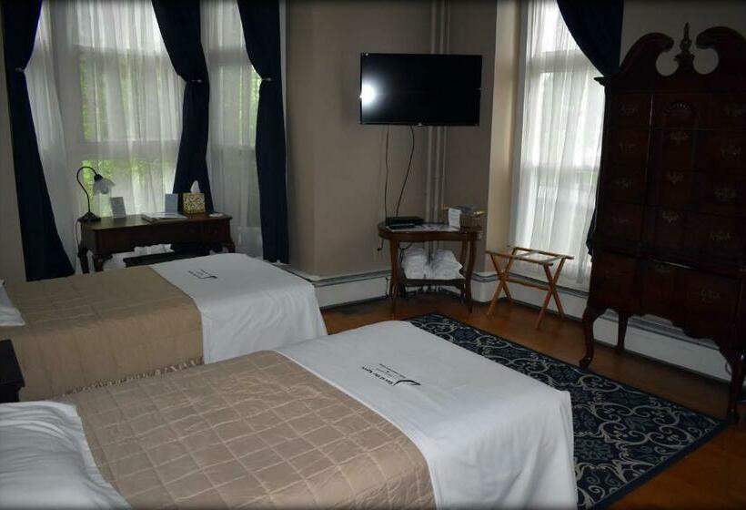 Люкс, Inn At The Agora