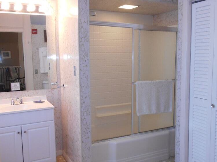 جناح, Inn At The Agora