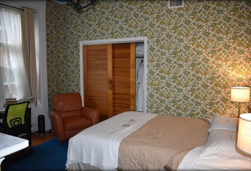 جناح, Inn At The Agora