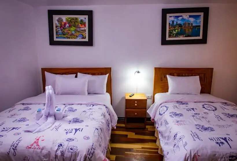 Eenvoudige Kamer, Intitambo